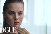 Margot Robbie’s Beauty Routine Is Psychotically Perfect